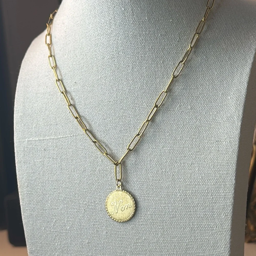 Vintage “NON” (aka “No”) charm on 18kt gold plated 18” chain 💫 - Picture 5 of 7